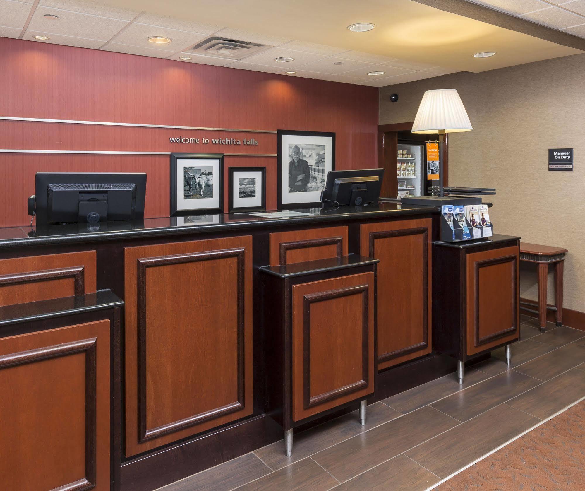 Hampton Inn Wichita Falls-Sikes Senter Mall Exterior foto